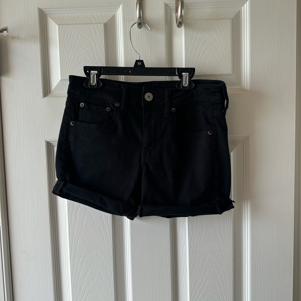 woman’s american eagle black jean shorts size: 2